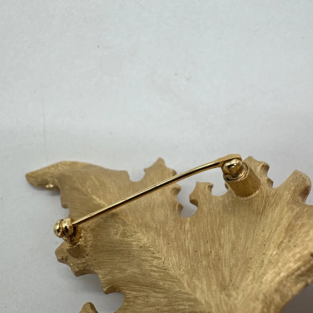 Vintage  Crown Trifari Rhodium Gold Tone Large Leaf Brooch Pin Turned Stem 3